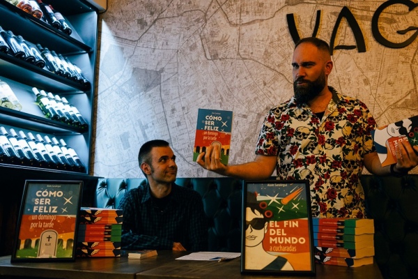 Presentación de los libros de Alain y en la cafetería Vagary con Antonio como presentador
