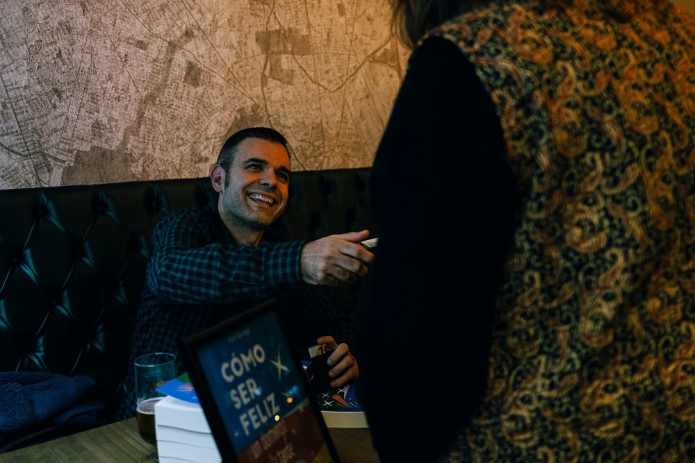 Capítulo 42: Cómo hacer una firma de libros un jueves por la&nbsp;tarde