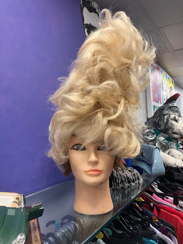 Peluca rubia voluminosa